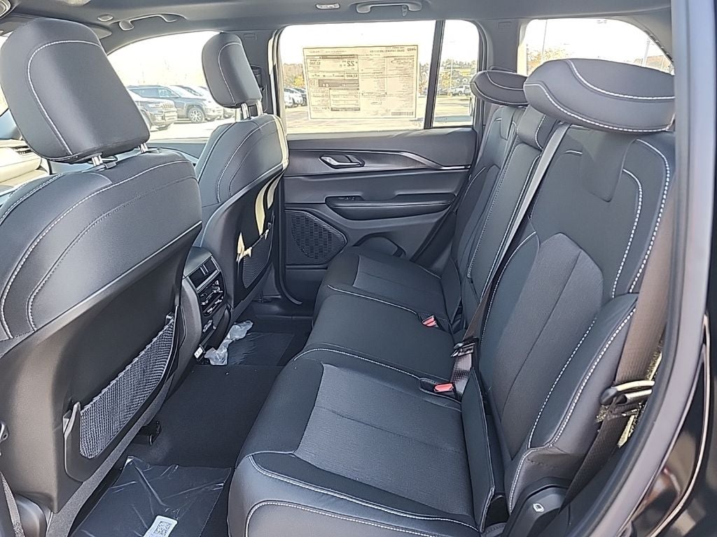 2025 Jeep Grand Cherokee Laredo X