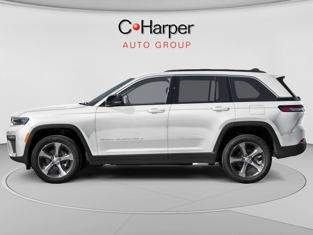 2027 Jeep Grand Cherokee Laredo Altitude