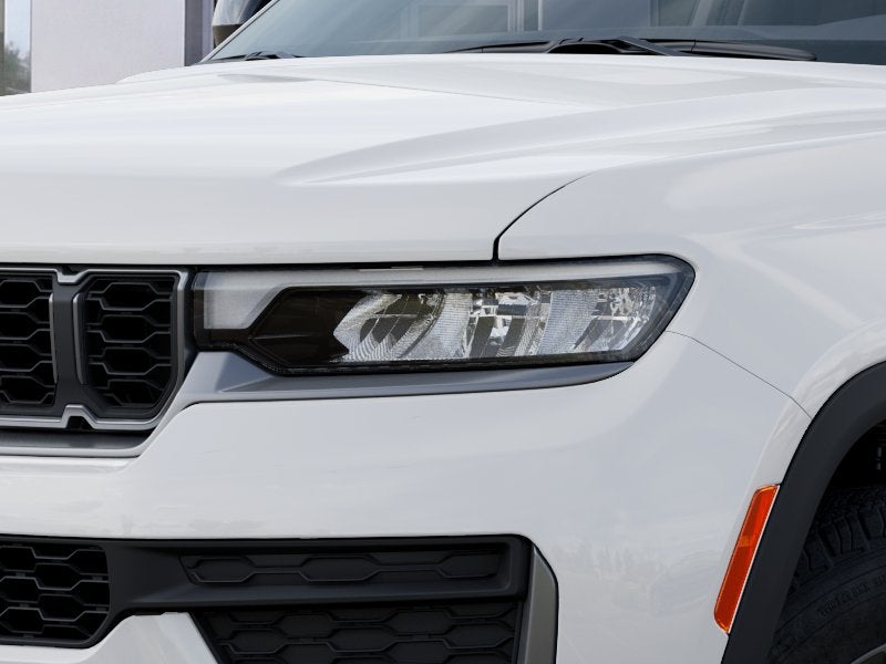 2027 Jeep Grand Cherokee Laredo Altitude