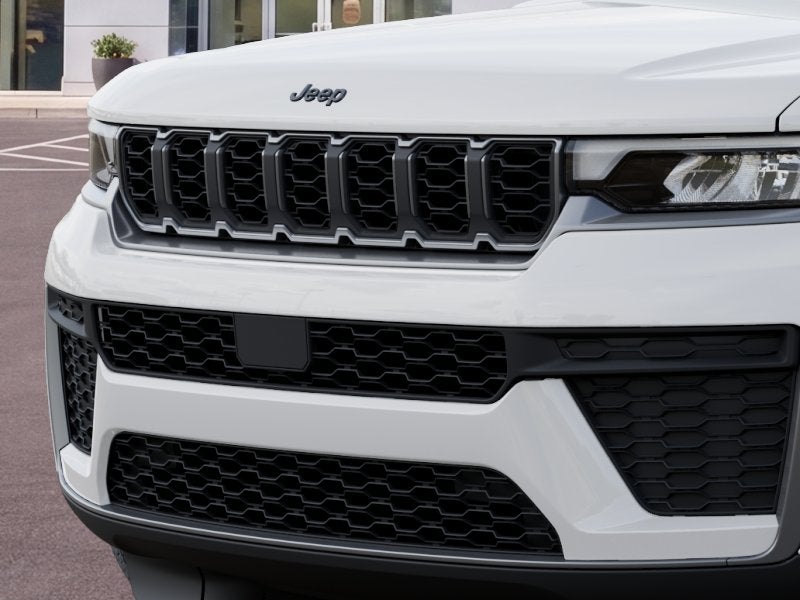 2027 Jeep Grand Cherokee Laredo Altitude
