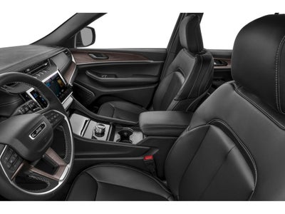 2027 Jeep Grand Cherokee Laredo Altitude
