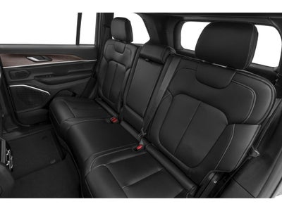 2027 Jeep Grand Cherokee Laredo Altitude