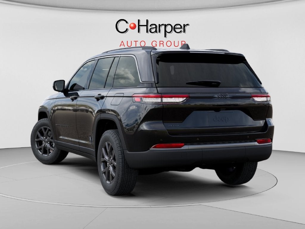 2027 Jeep Grand Cherokee Laredo Altitude