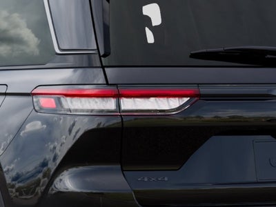 2027 Jeep Grand Cherokee Laredo Altitude