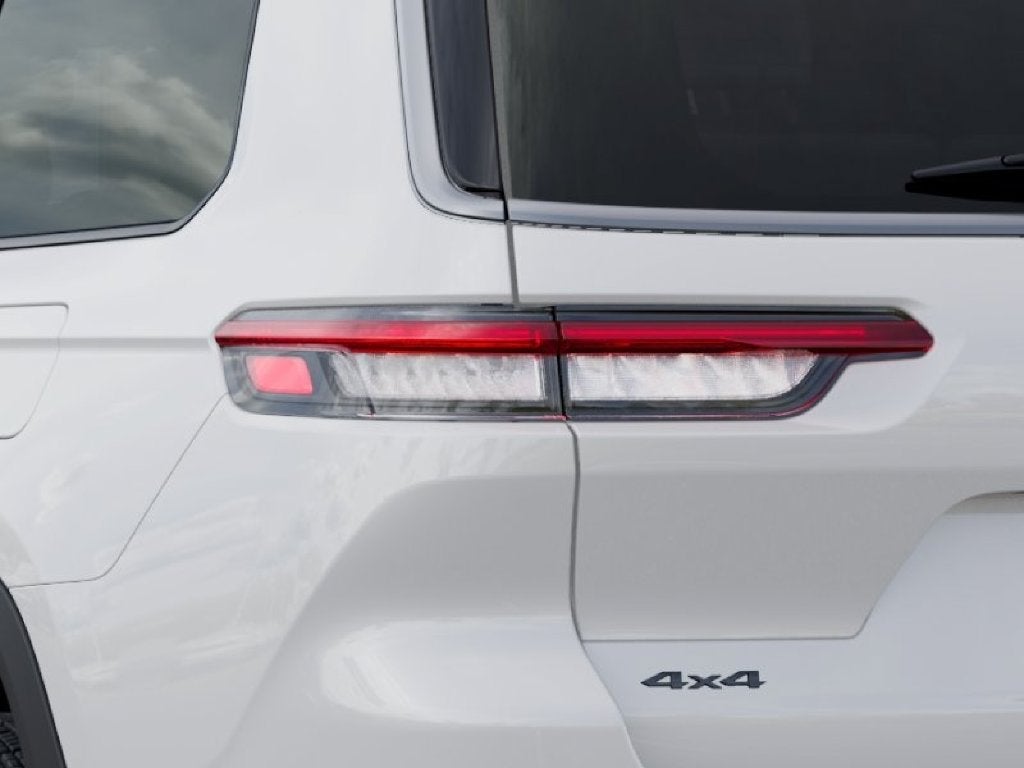 2027 Jeep Grand Cherokee L Laredo Altitude