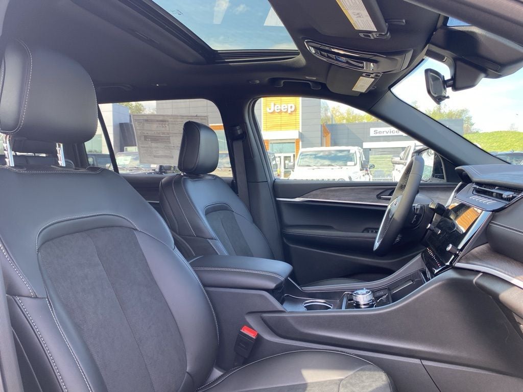 2026 Jeep Grand Cherokee L Laredo