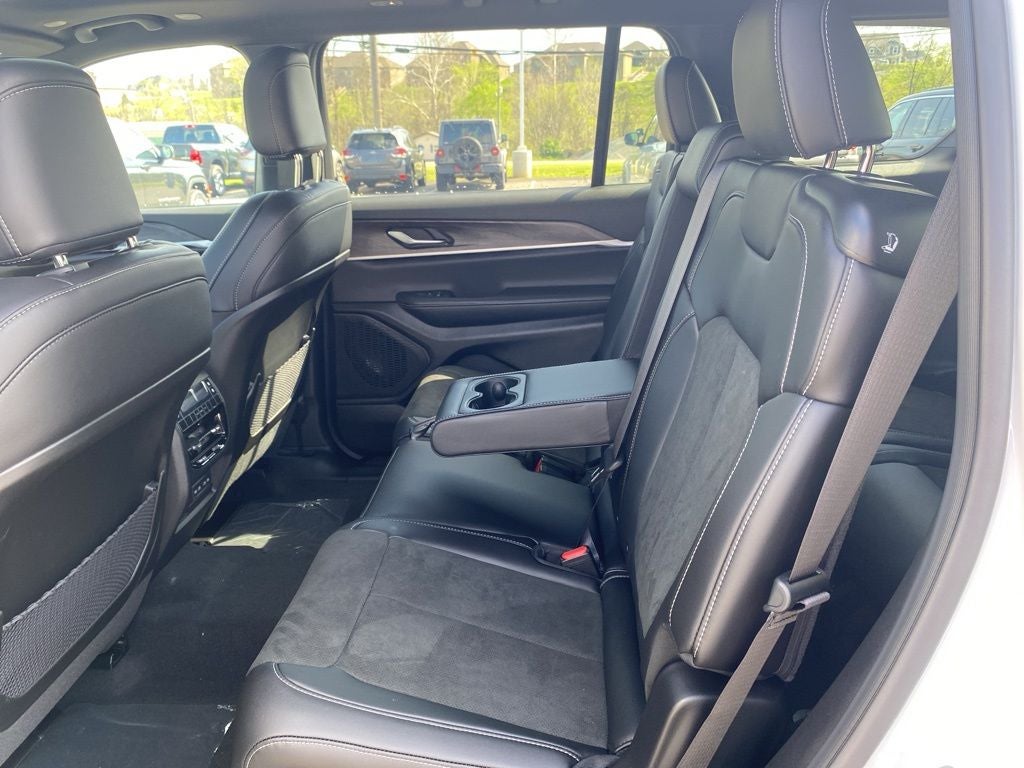 2026 Jeep Grand Cherokee L Laredo