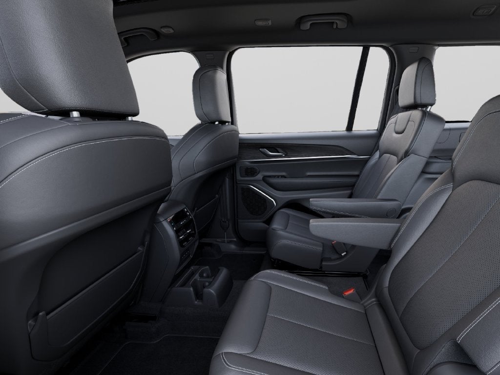 2027 Jeep Grand Cherokee L Limited Reserve