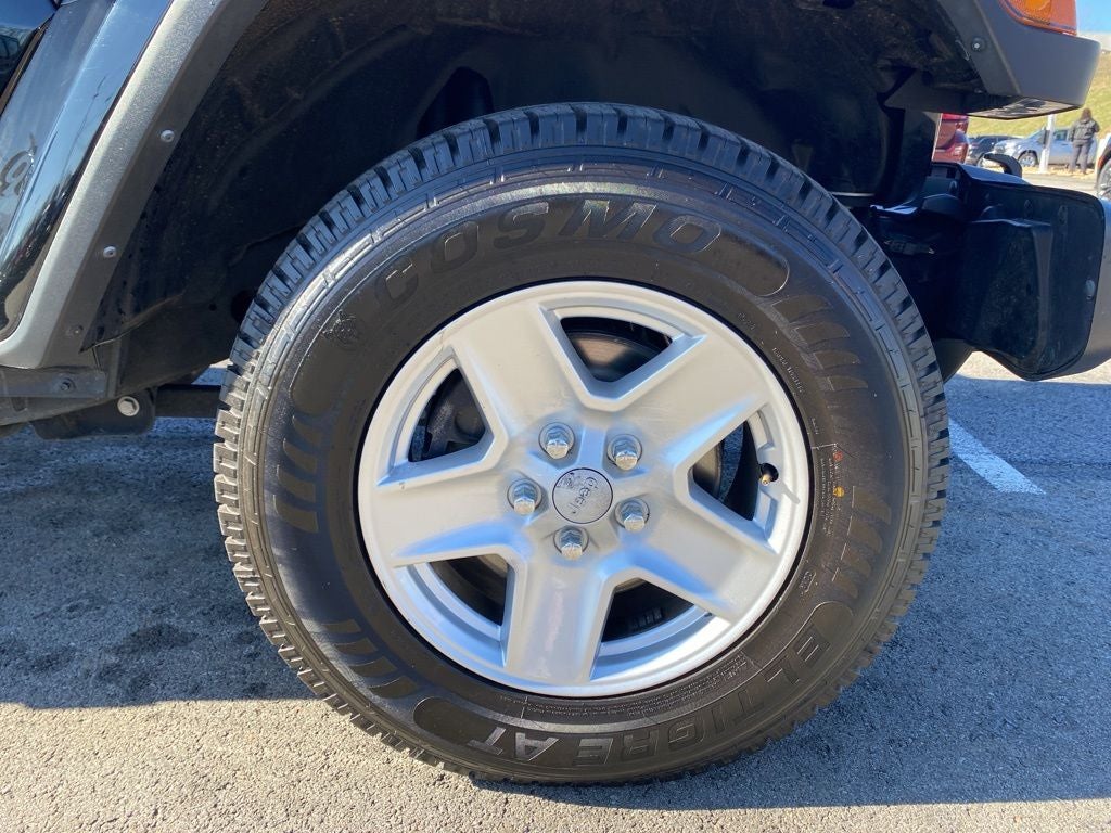 2022 Jeep Gladiator Sport