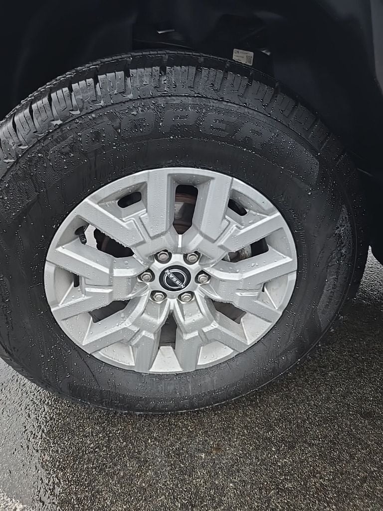 2024 Nissan Frontier SV