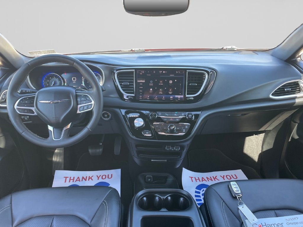 2025 Chrysler Pacifica Select