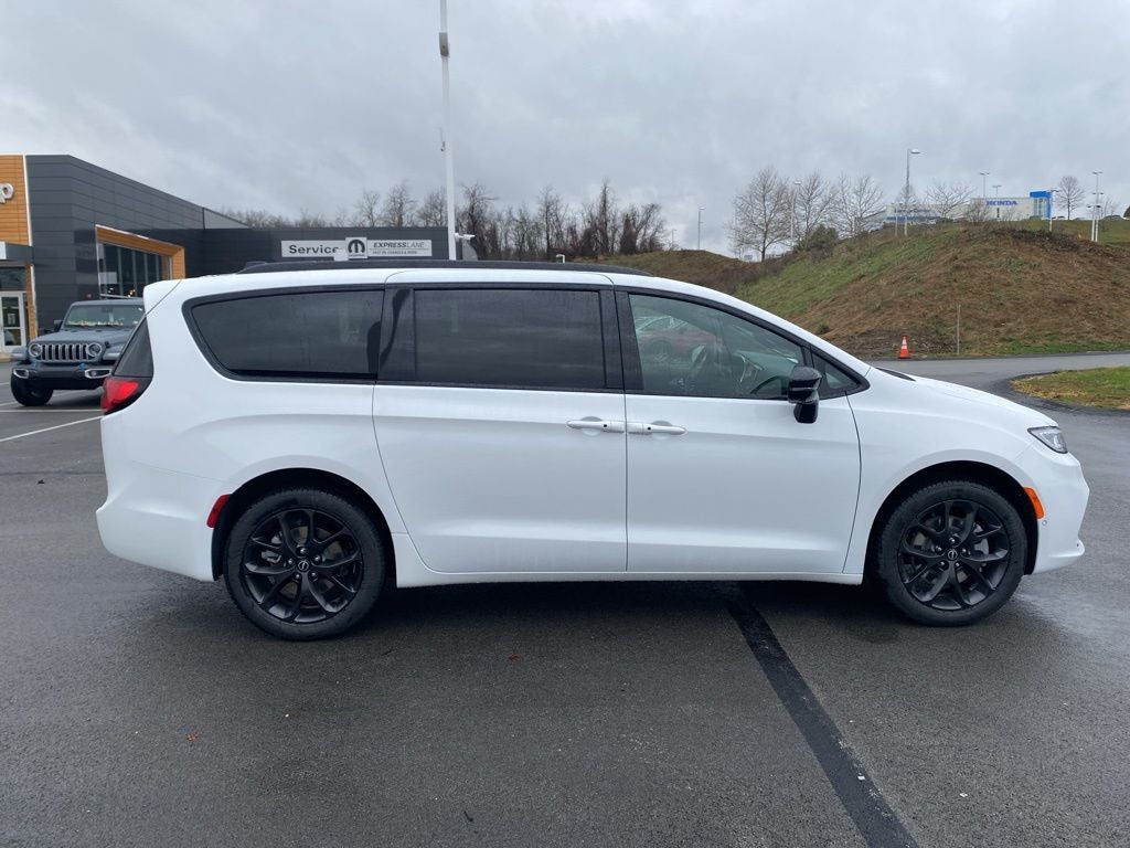 2026 Chrysler Pacifica Limited