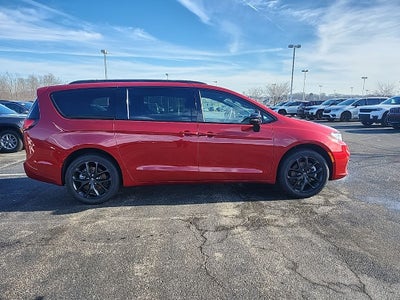 2026 Chrysler Pacifica Limited