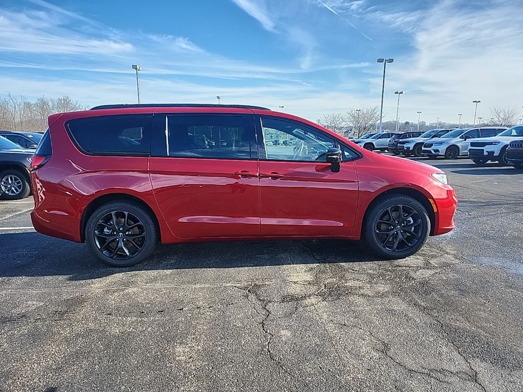 2026 Chrysler Pacifica Limited