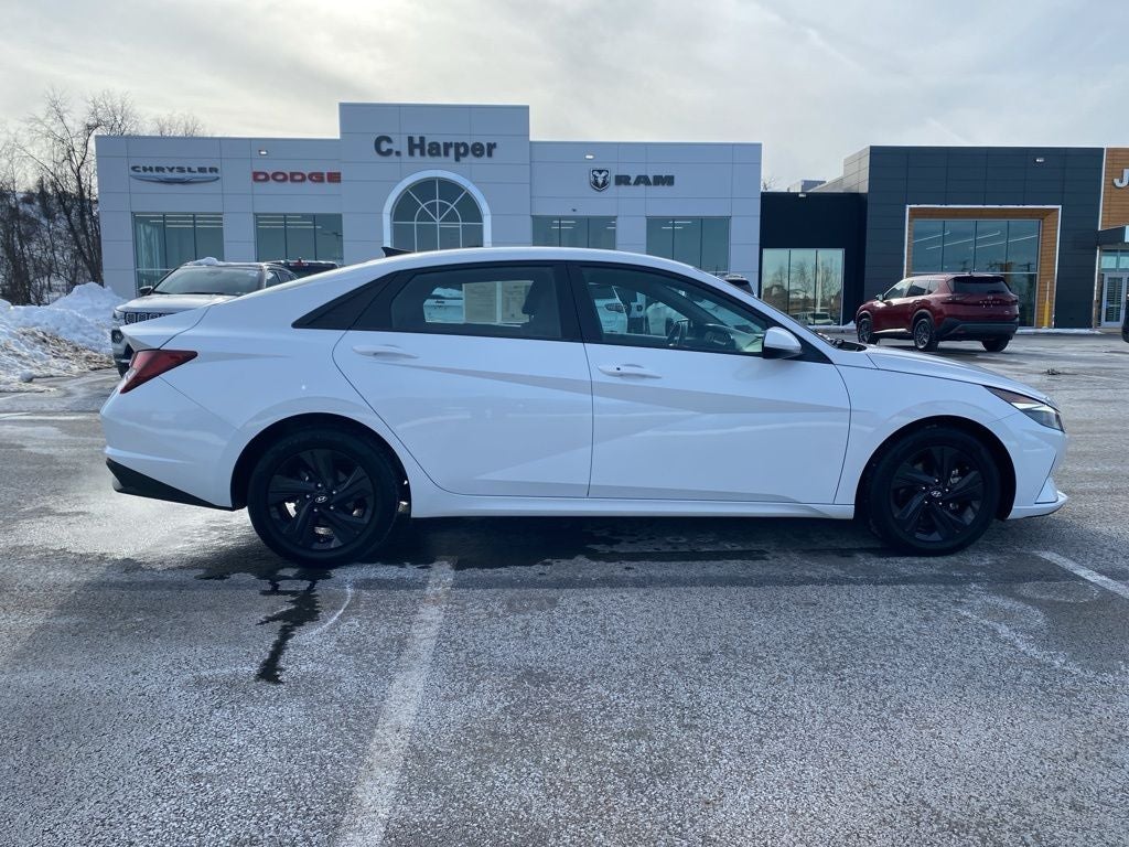 2022 Hyundai Elantra SEL