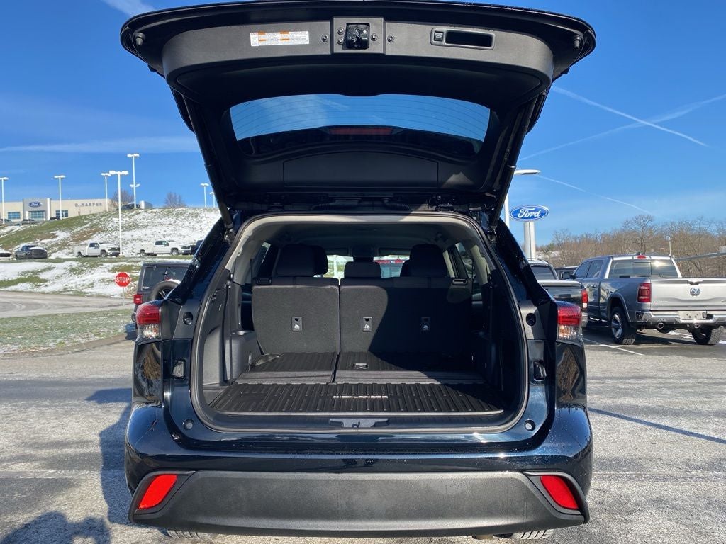 2023 Toyota Highlander LE