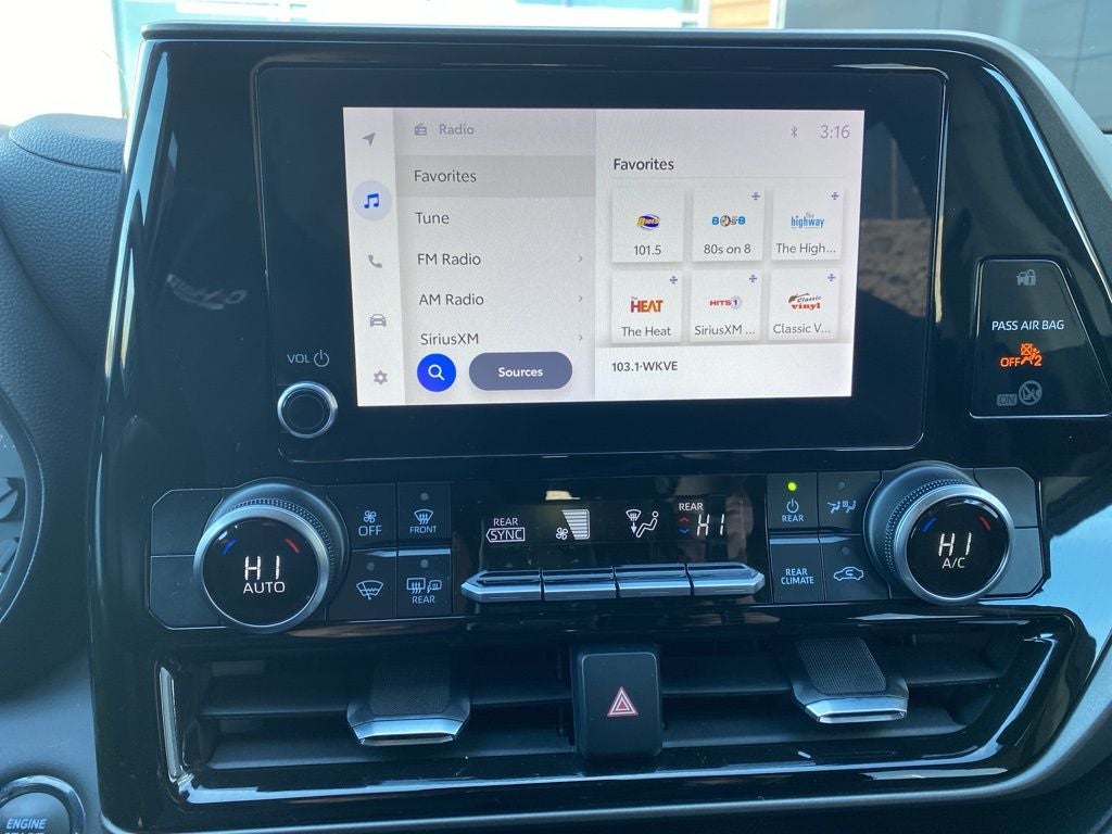 2023 Toyota Highlander LE