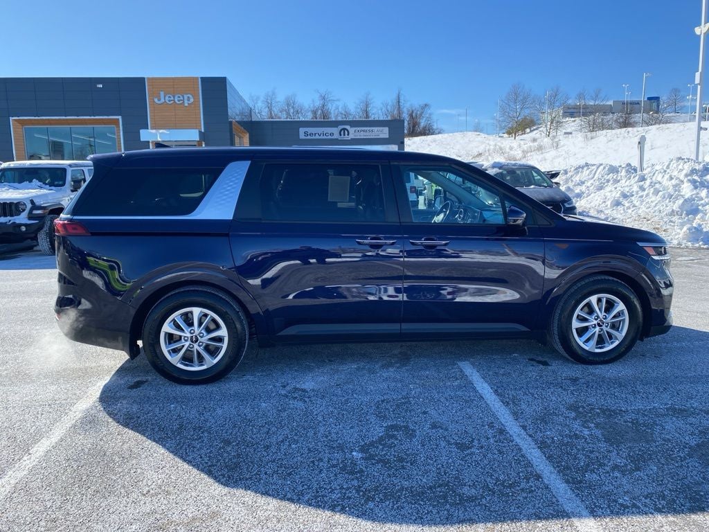 2023 Kia Carnival LX