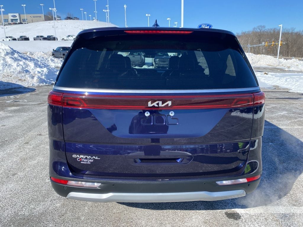 2023 Kia Carnival LX
