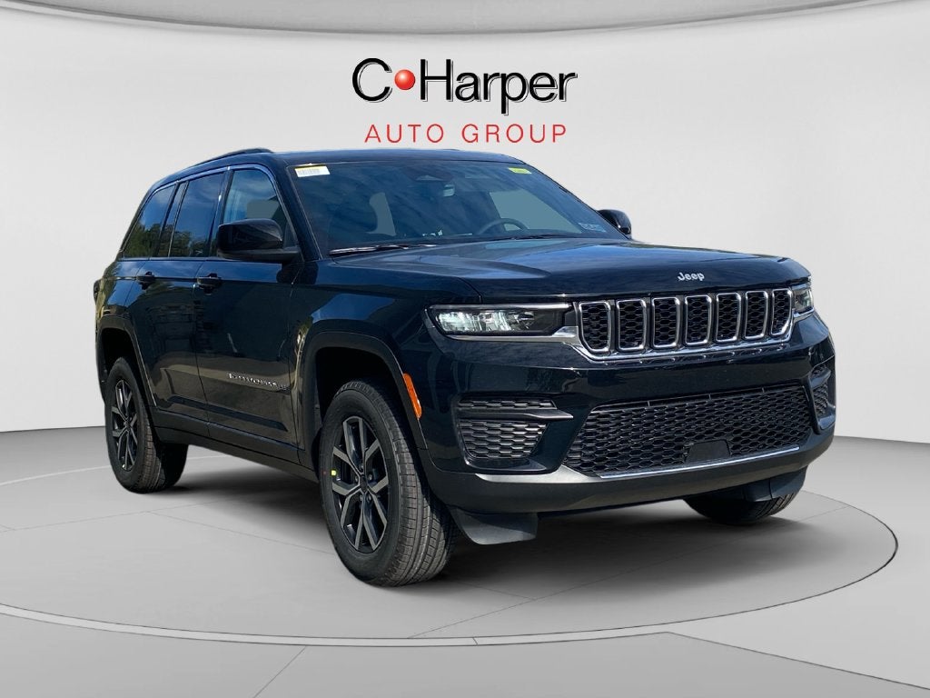 2027 Jeep Grand Cherokee Laredo