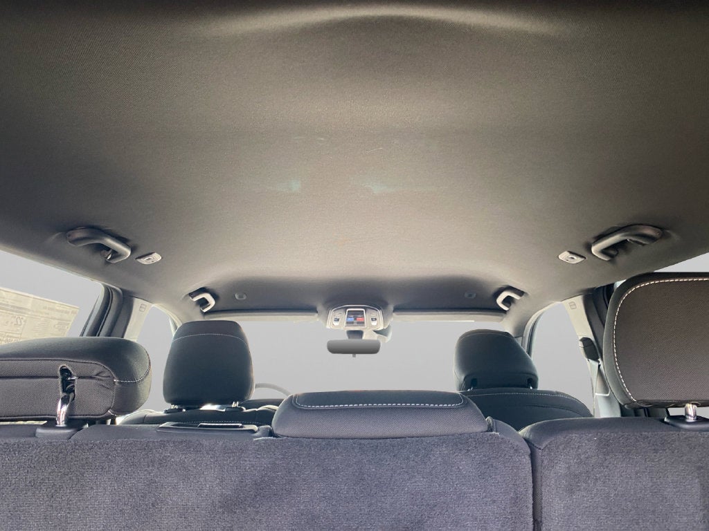 2027 Jeep Grand Cherokee Laredo