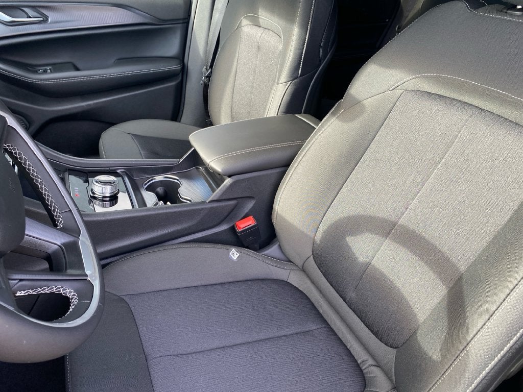 2027 Jeep Grand Cherokee Laredo