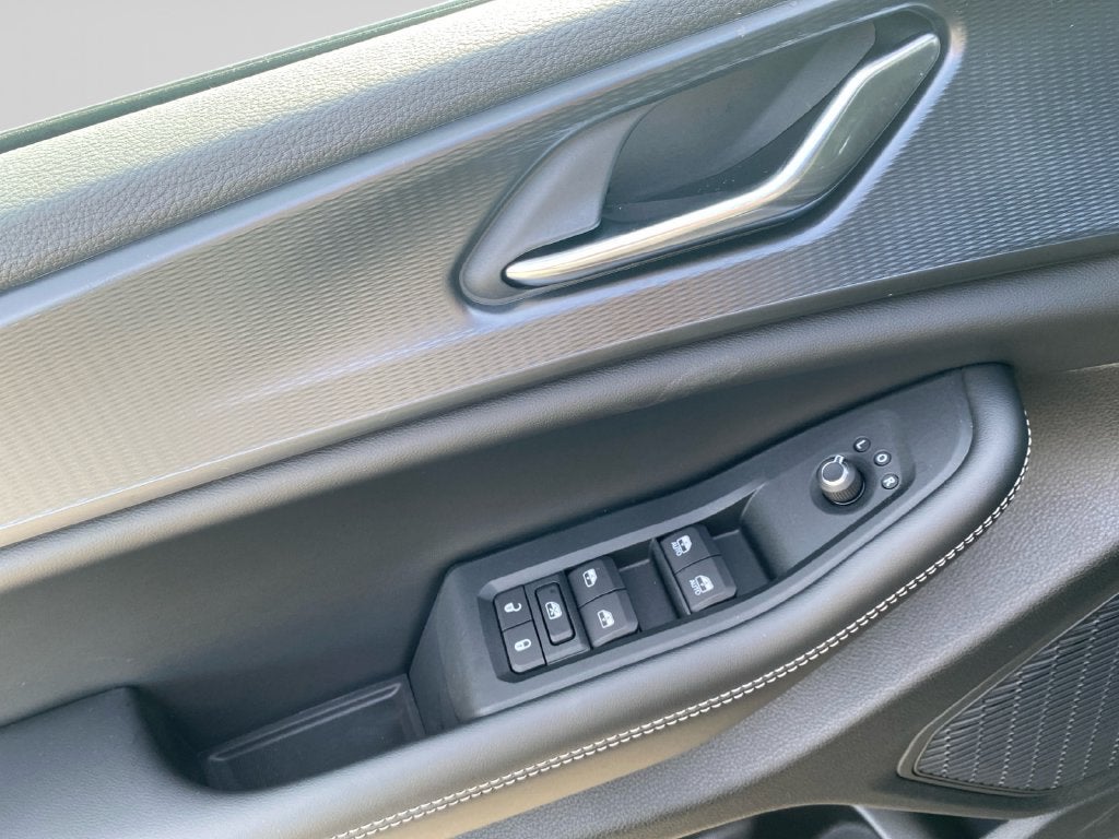 2027 Jeep Grand Cherokee Laredo