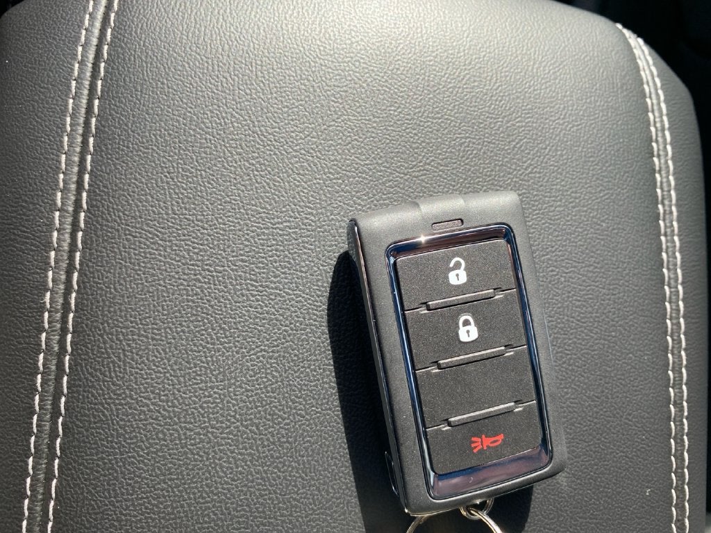 2027 Jeep Grand Cherokee Laredo
