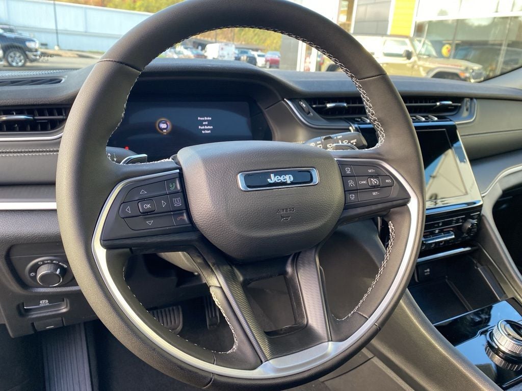 2025 Jeep Grand Cherokee GRAND CHEROKEE LAREDO X 4X4