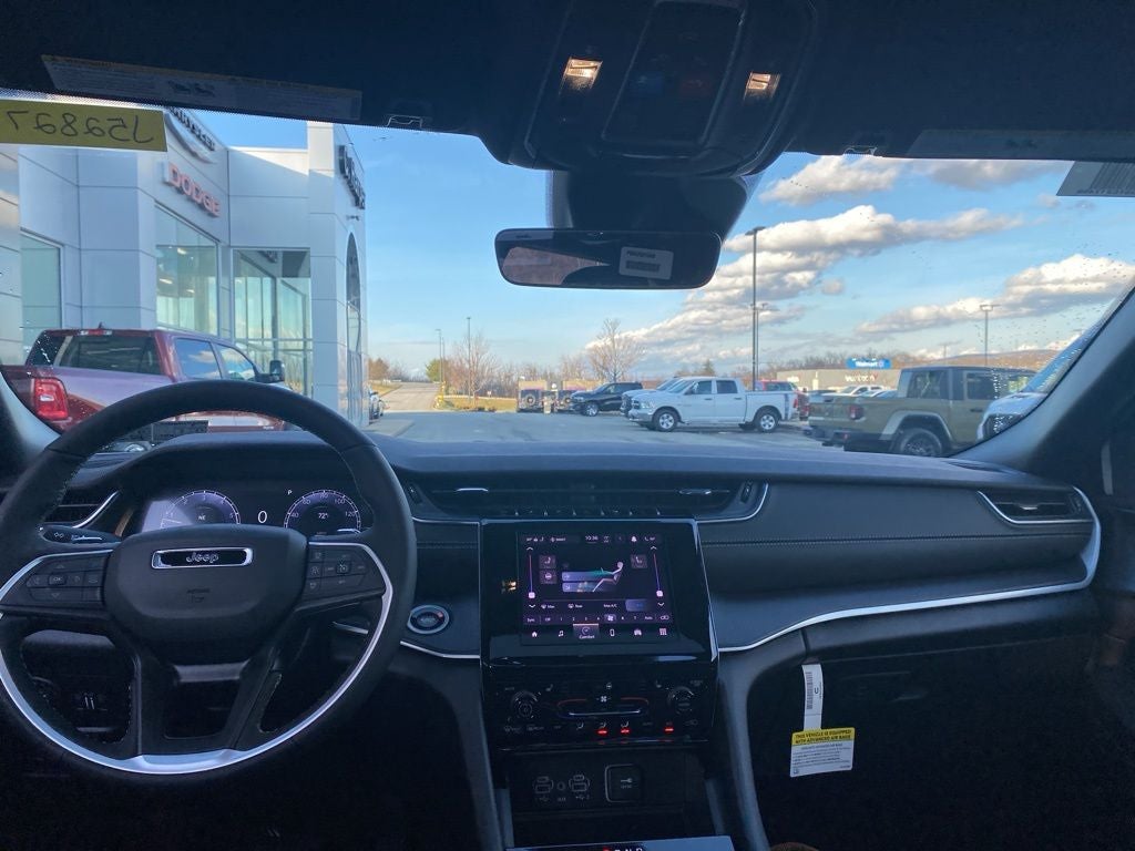 2026 Jeep Grand Cherokee GRAND CHEROKEE LAREDO X 4X4