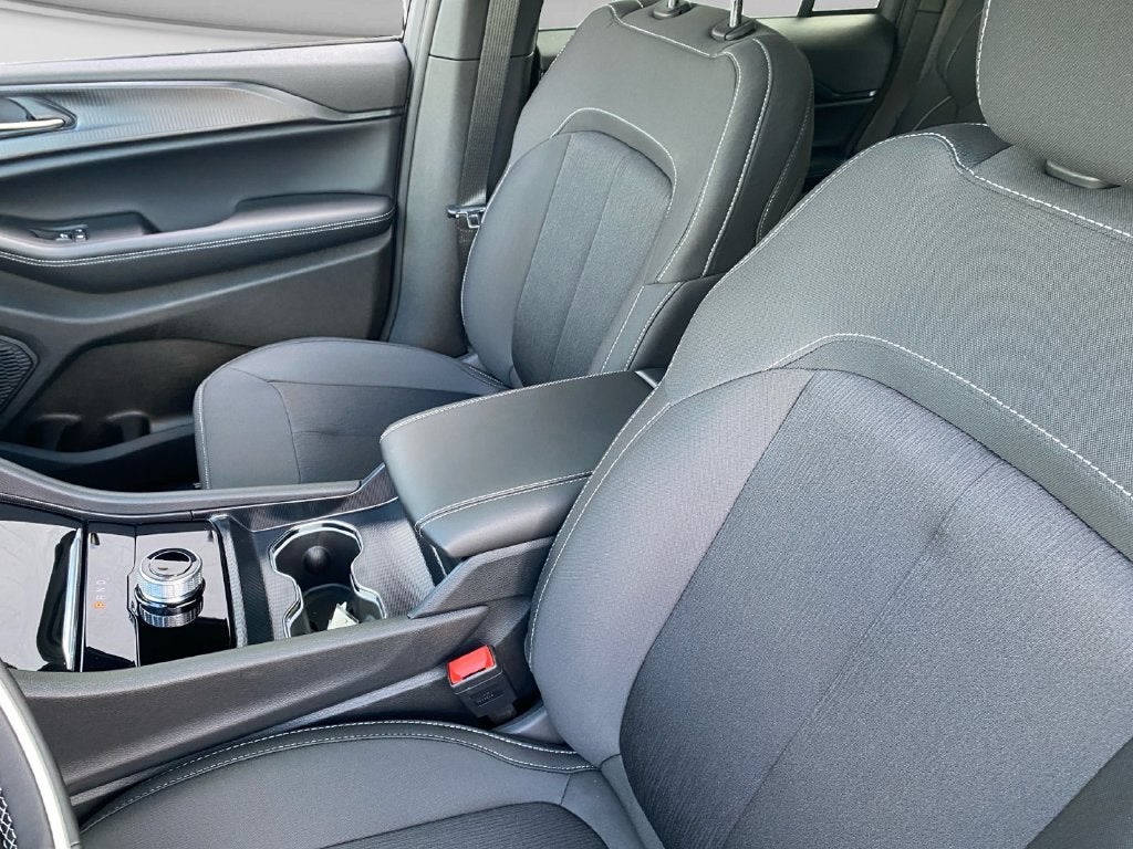 2027 Jeep Grand Cherokee Laredo X