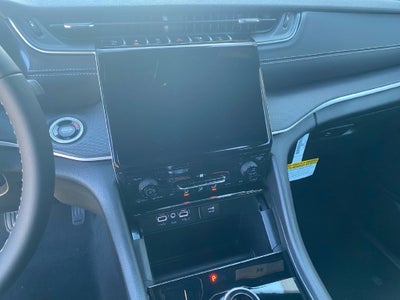 2027 Jeep Grand Cherokee Laredo