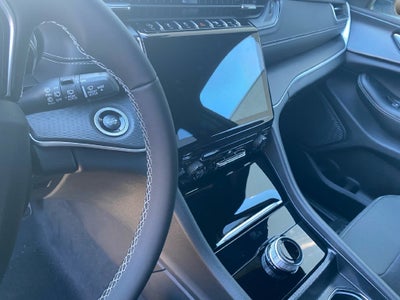2027 Jeep Grand Cherokee Laredo