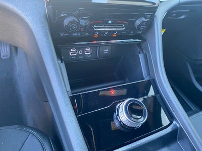 2027 Jeep Grand Cherokee Laredo