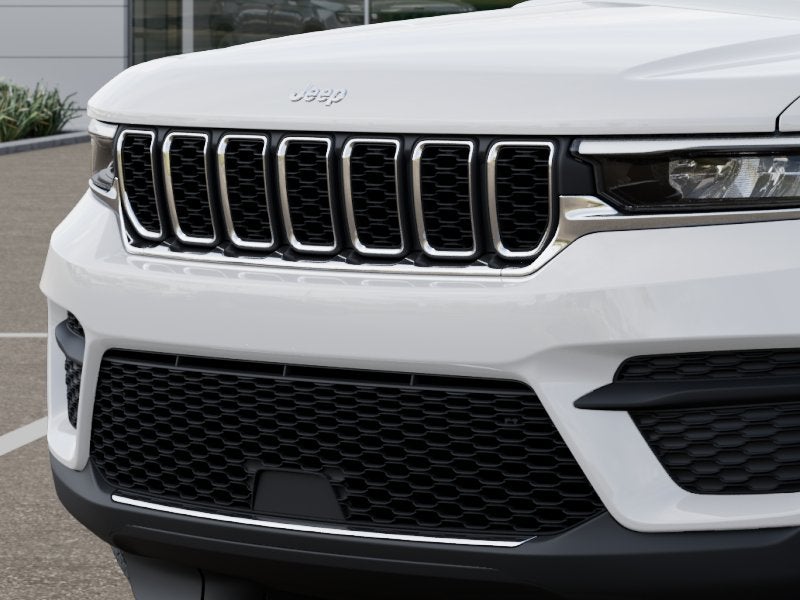 2027 Jeep Grand Cherokee Laredo