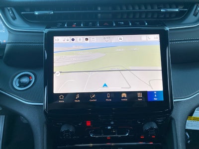 2027 Jeep Grand Cherokee Laredo X