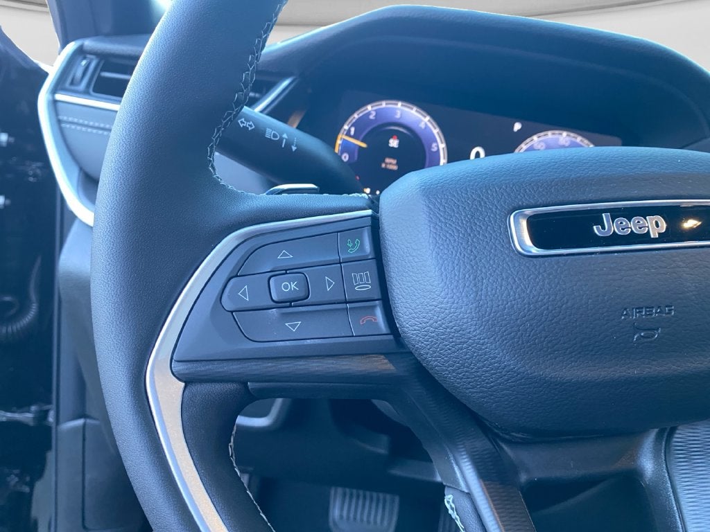 2027 Jeep Grand Cherokee Laredo X