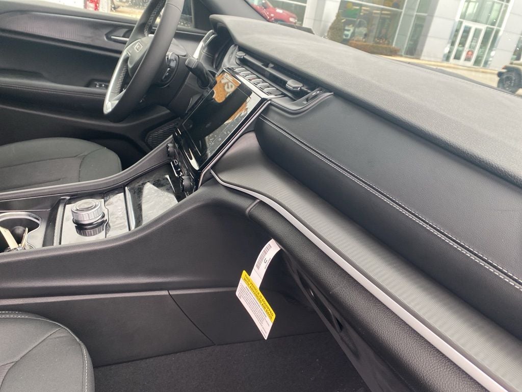 2026 Jeep Grand Cherokee GRAND CHEROKEE LAREDO 4X4