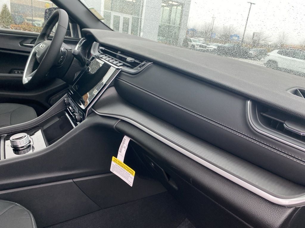 2026 Jeep Grand Cherokee GRAND CHEROKEE LAREDO X 4X4