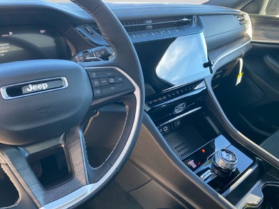 2027 Jeep Grand Cherokee Laredo Altitude
