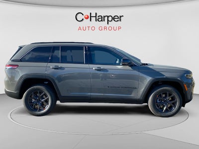 2027 Jeep Grand Cherokee Laredo Altitude