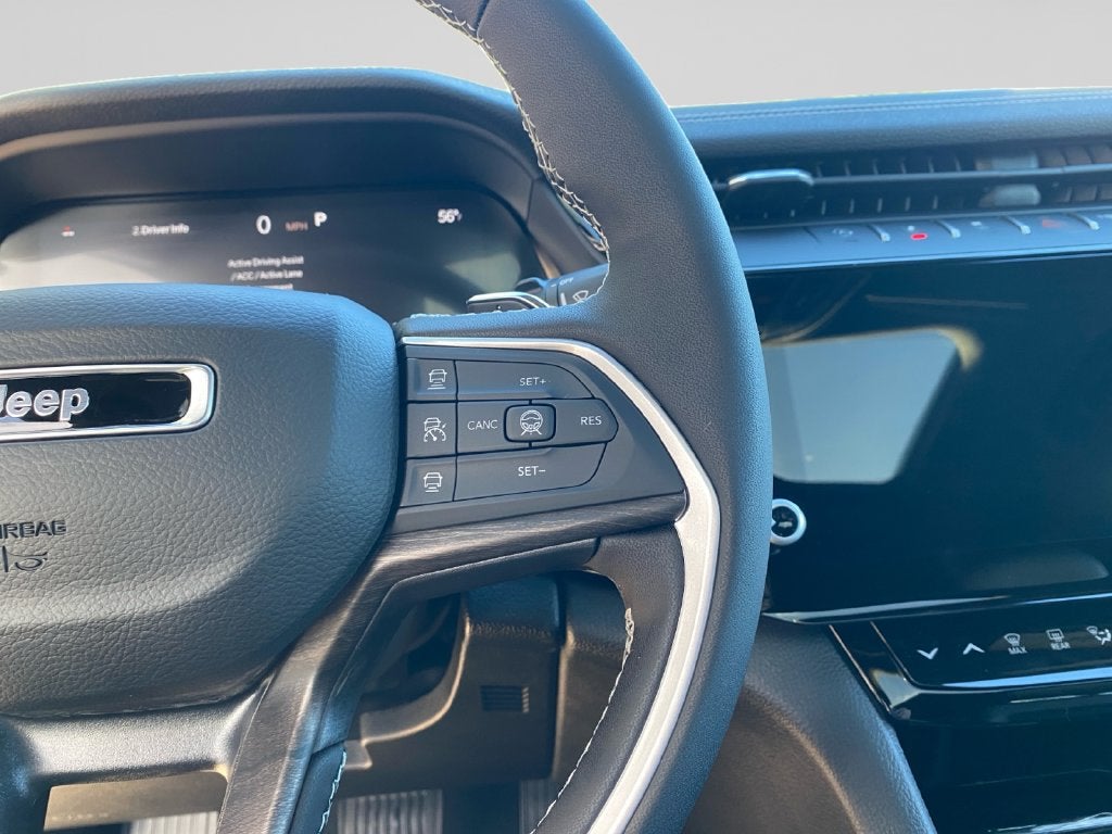 2027 Jeep Grand Cherokee Laredo Altitude