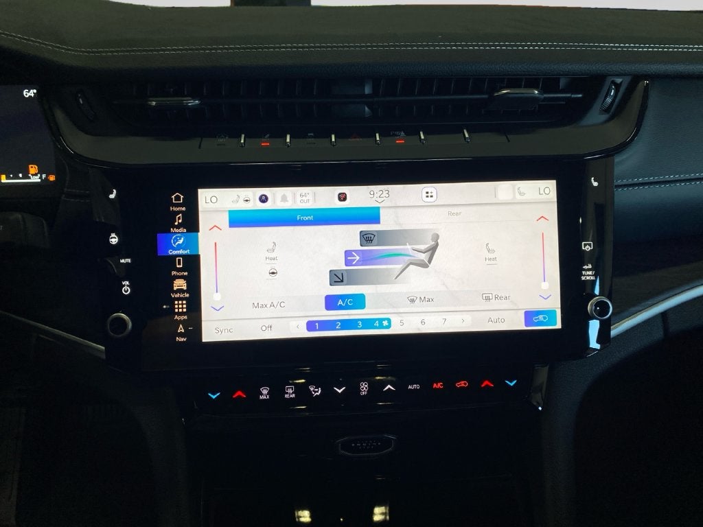 2027 Jeep Grand Cherokee Laredo Altitude