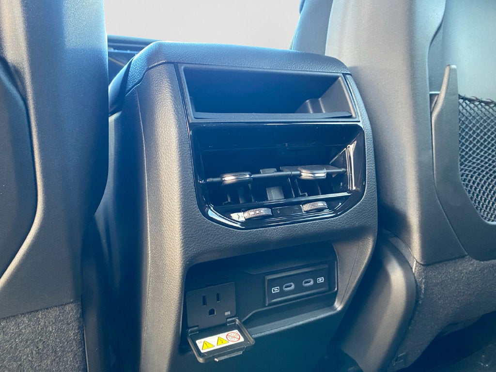 2027 Jeep Grand Cherokee Laredo Altitude