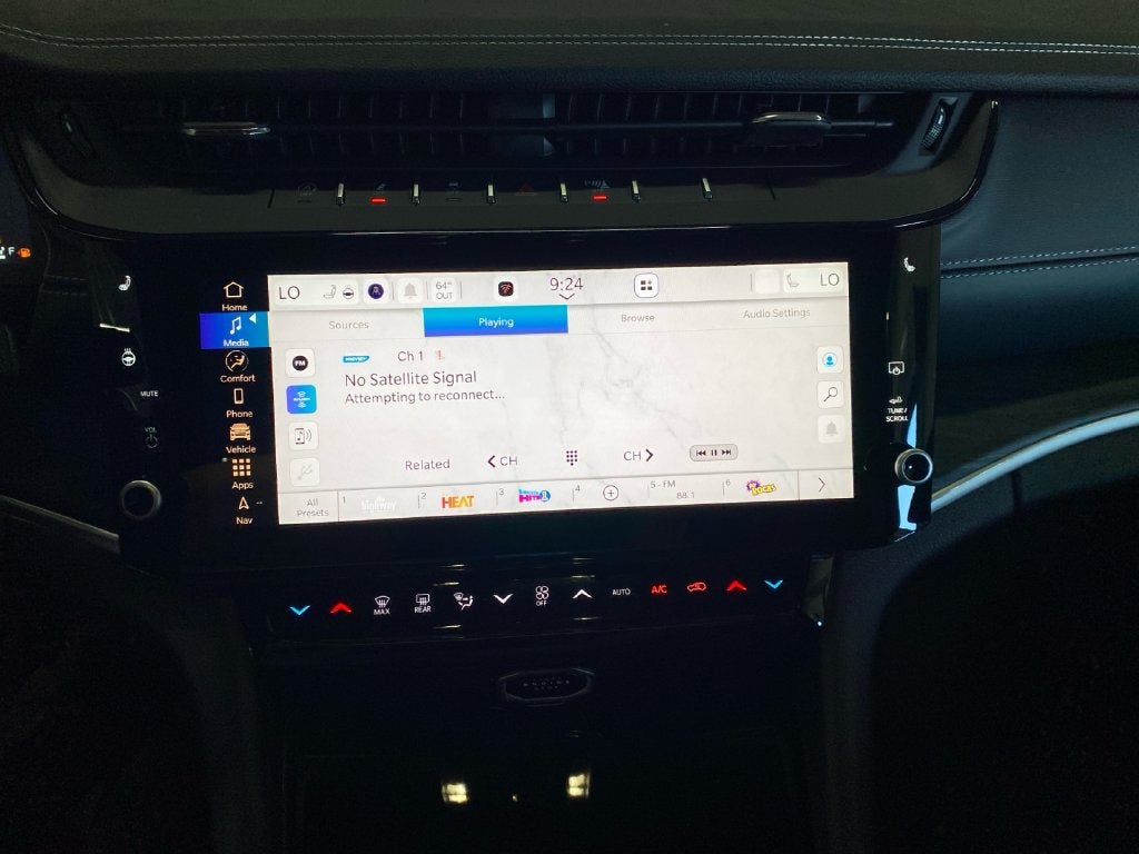 2027 Jeep Grand Cherokee Laredo Altitude