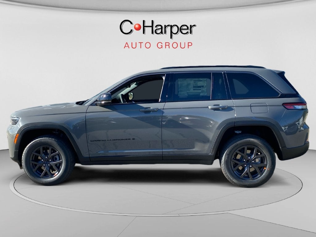 2027 Jeep Grand Cherokee Laredo Altitude
