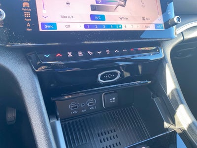 2027 Jeep Grand Cherokee Laredo Altitude
