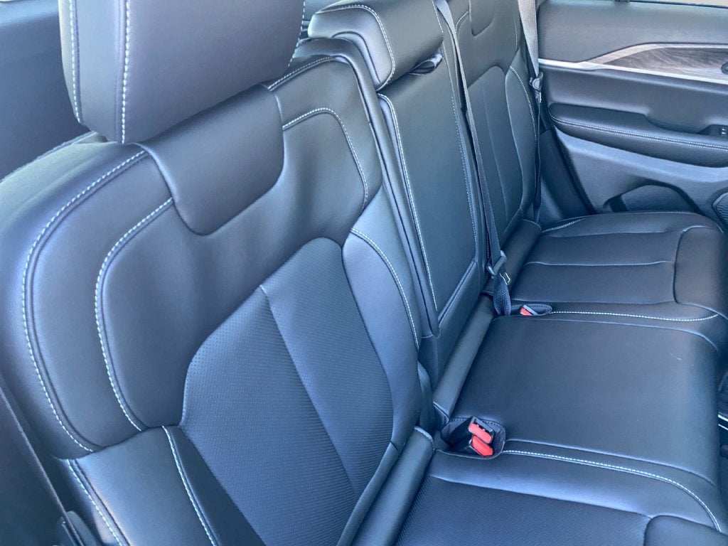 2027 Jeep Grand Cherokee Limited Reserve