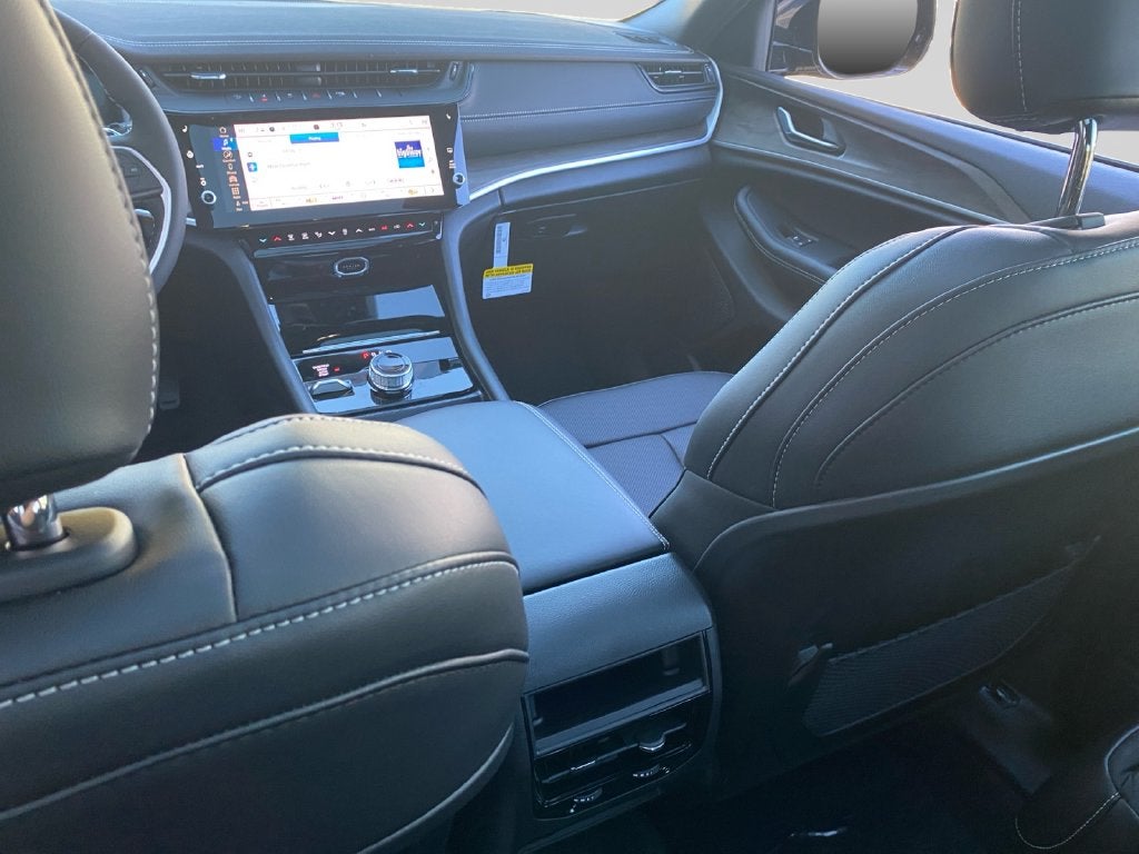 2027 Jeep Grand Cherokee Limited Reserve