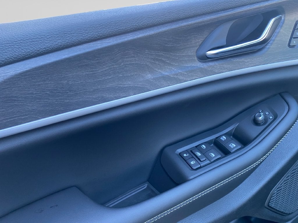 2027 Jeep Grand Cherokee Limited Reserve